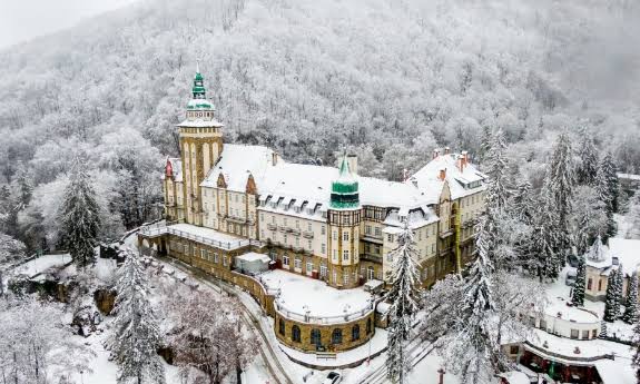 A lillafüredi Palotaszálló télen